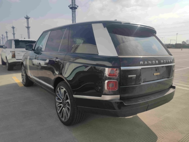 2022款揽胜行政创世加长P400 (图4)